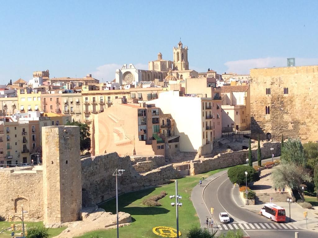 Tarragona Suites Mediona Exterior photo