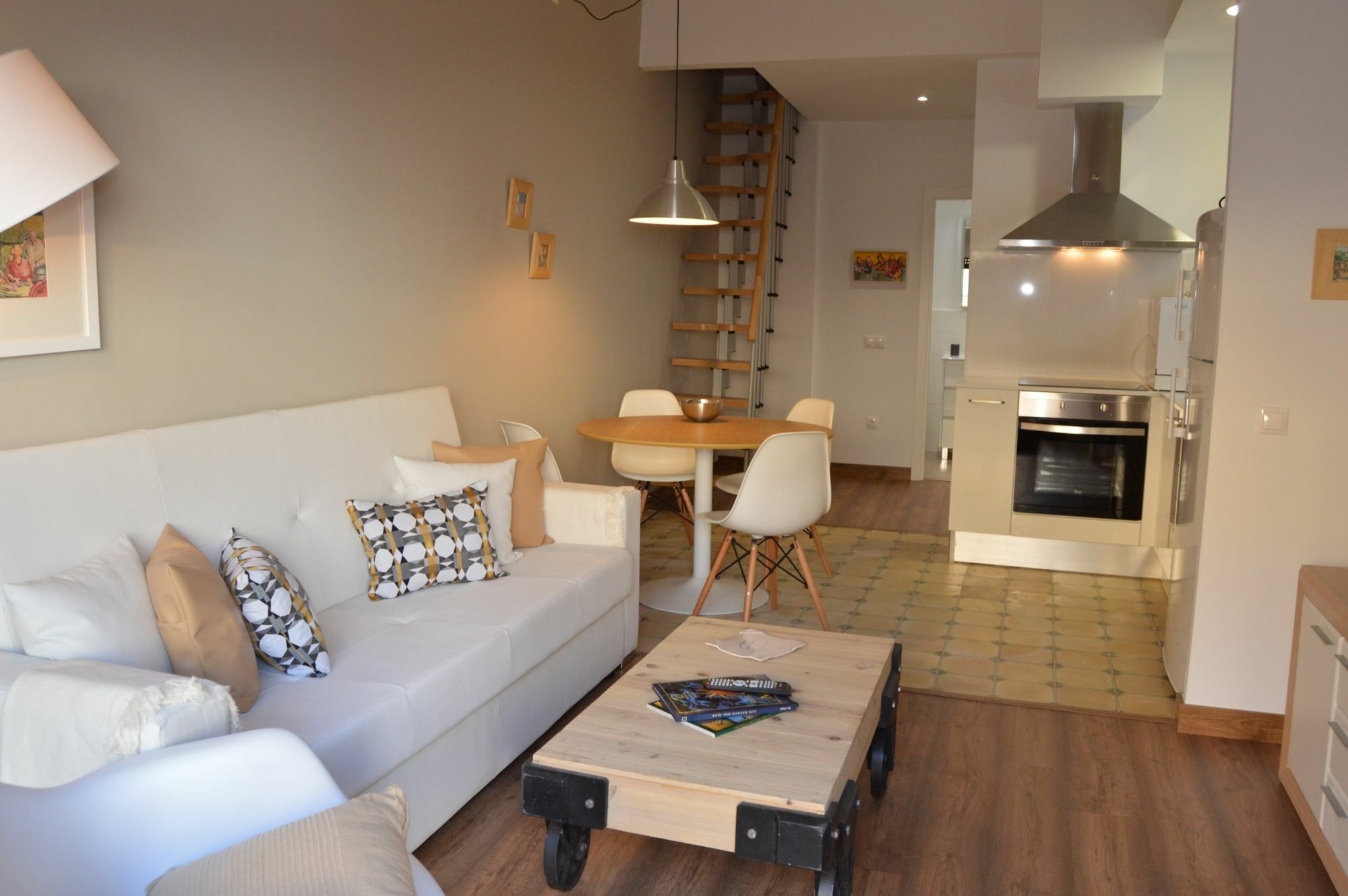Tarragona Suites Mediona Exterior photo